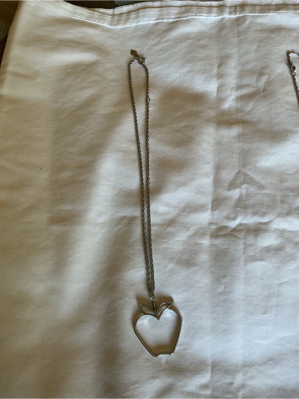Sarah Coventry Apple Pendant Necklace - Picture 4 of 5